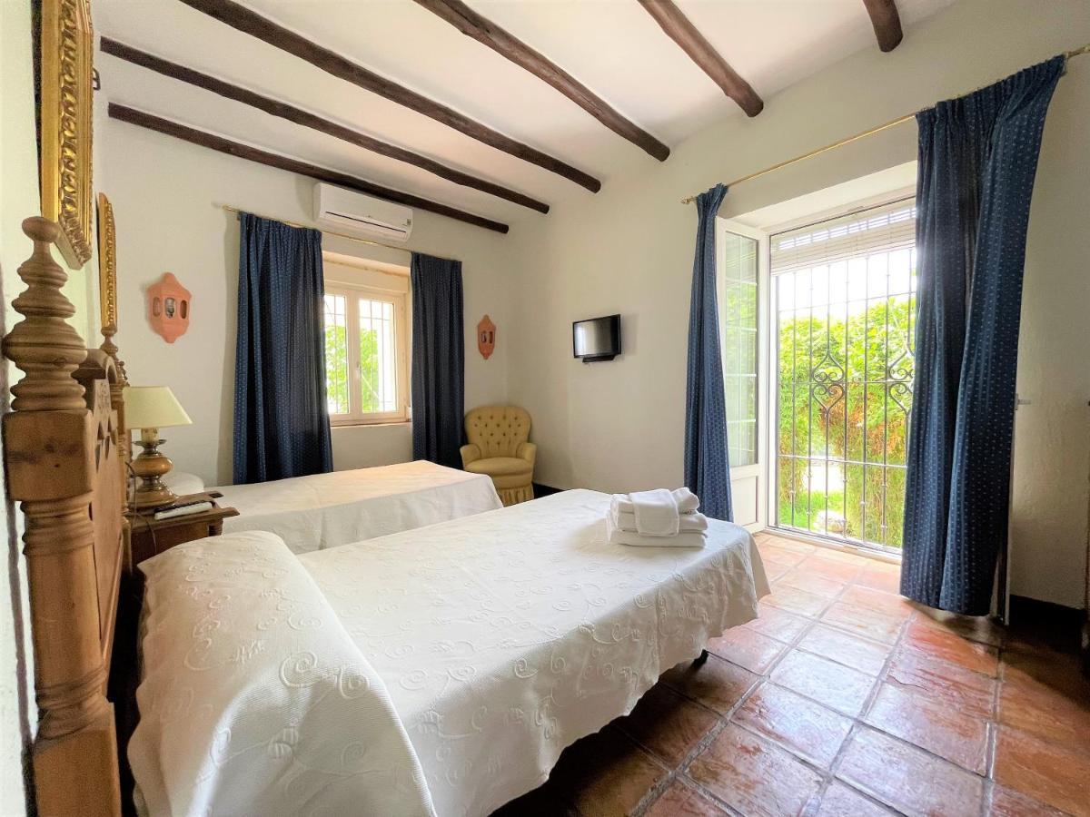 Twin Room with Private Bathroom